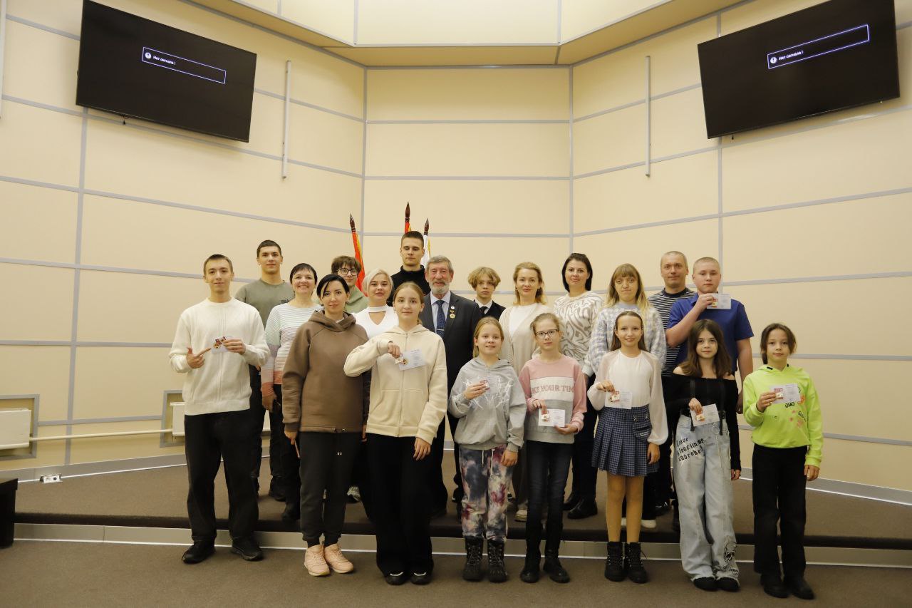 Двенадцать фрязинцев получили золотой знак «Готов к труду и обороне»