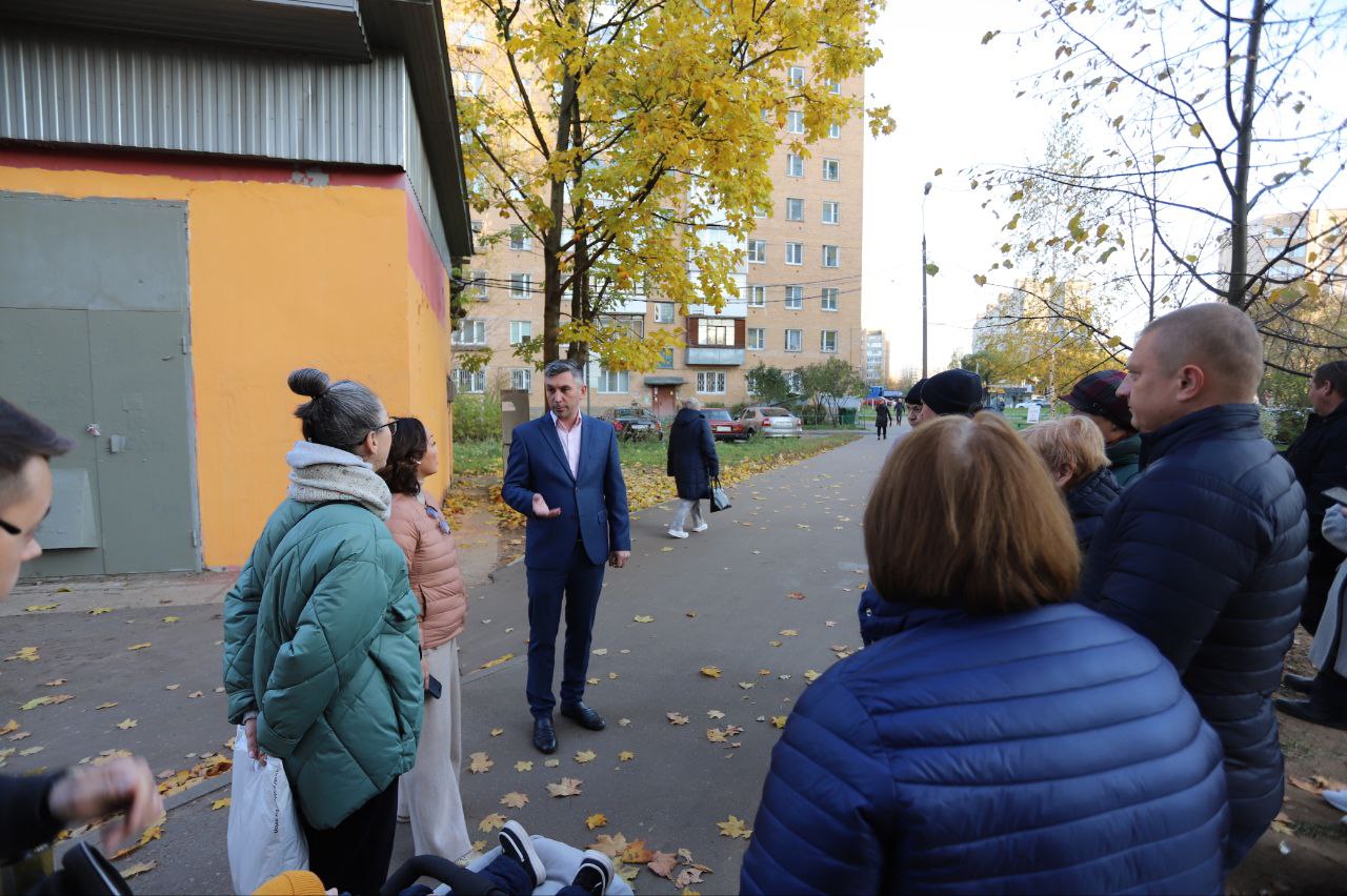 Первый заместитель главы городского округа Фрязино Нодар Бощеван провел традиционную встречу с жителями