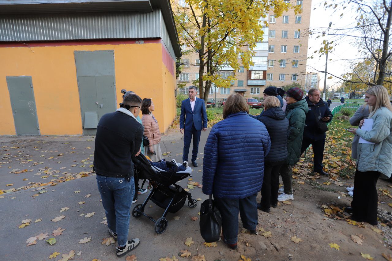 Первый заместитель главы городского округа Фрязино Нодар Бощеван провел традиционную встречу с жителями