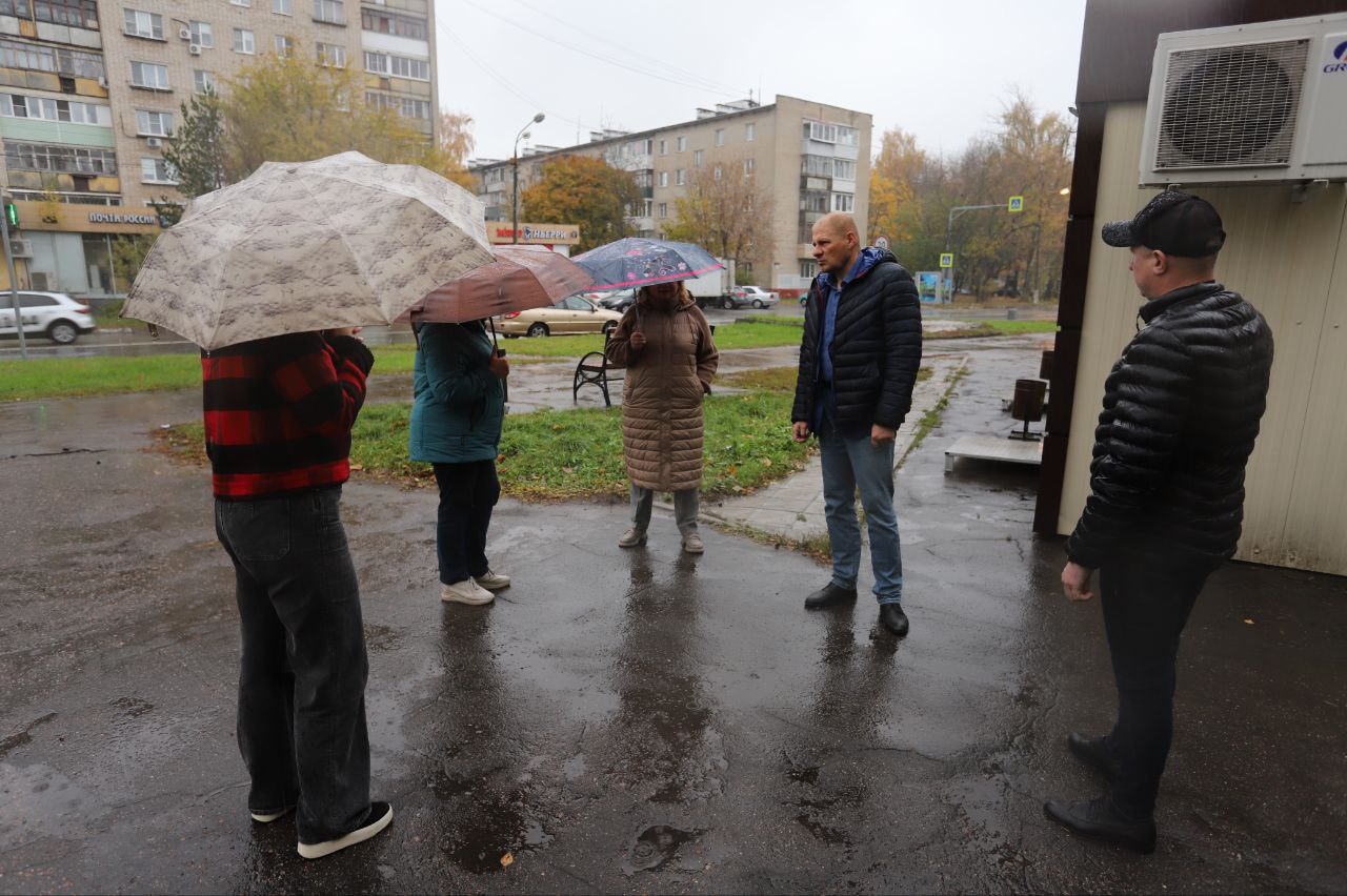 Заместитель главы городского округа Фрязино Антон Тропин провел встречу с жителями третьего микрорайона по адресу улица Полевая, д.6