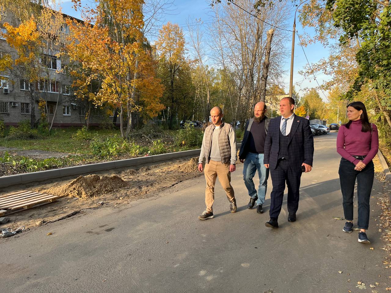Заместитель главы городского округа Фрязино Артем Вольчак встретился с жителями дома №9 по улице Полевой
