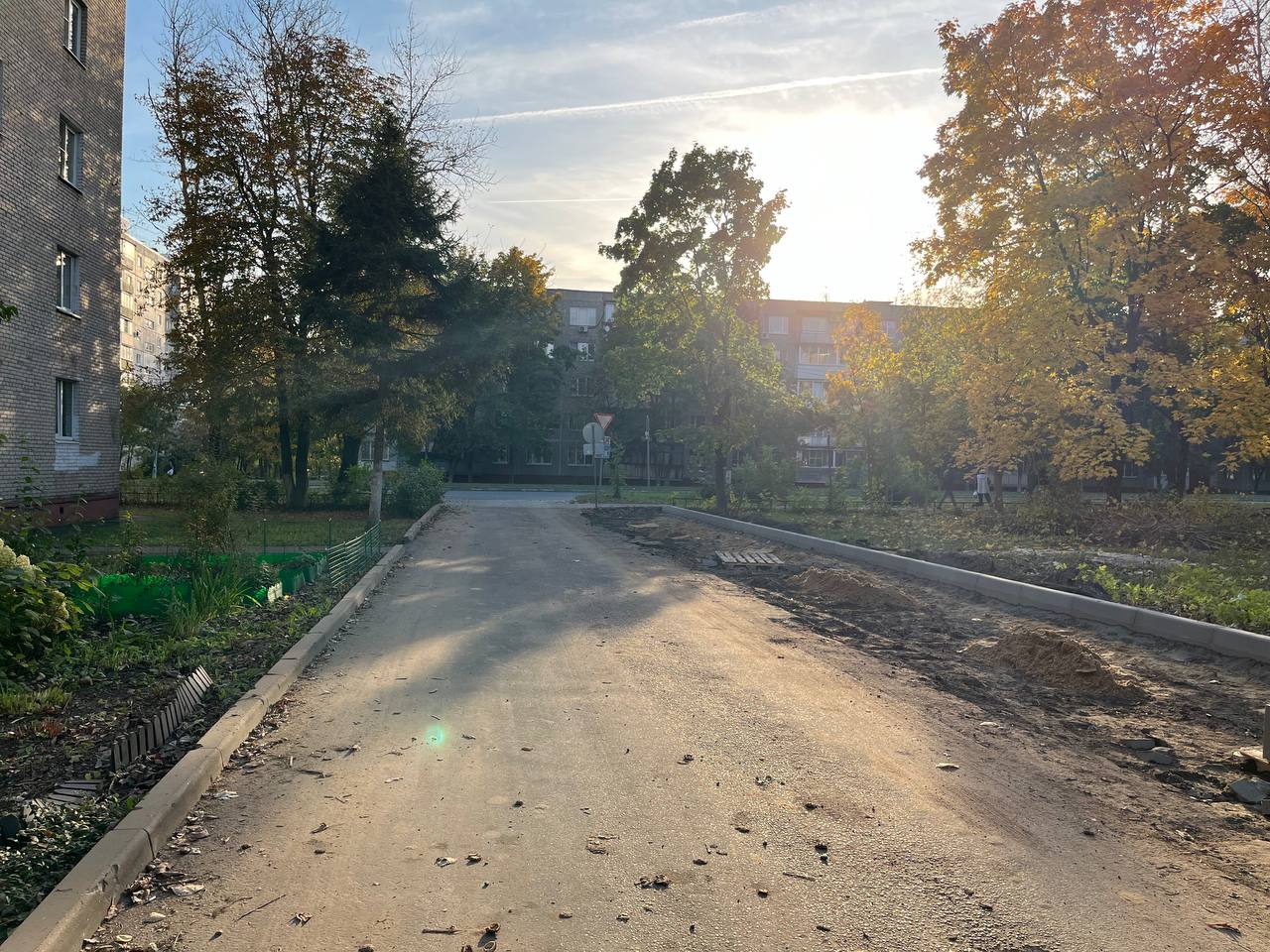 Заместитель главы городского округа Фрязино Артем Вольчак встретился с жителями дома №9 по улице Полевой