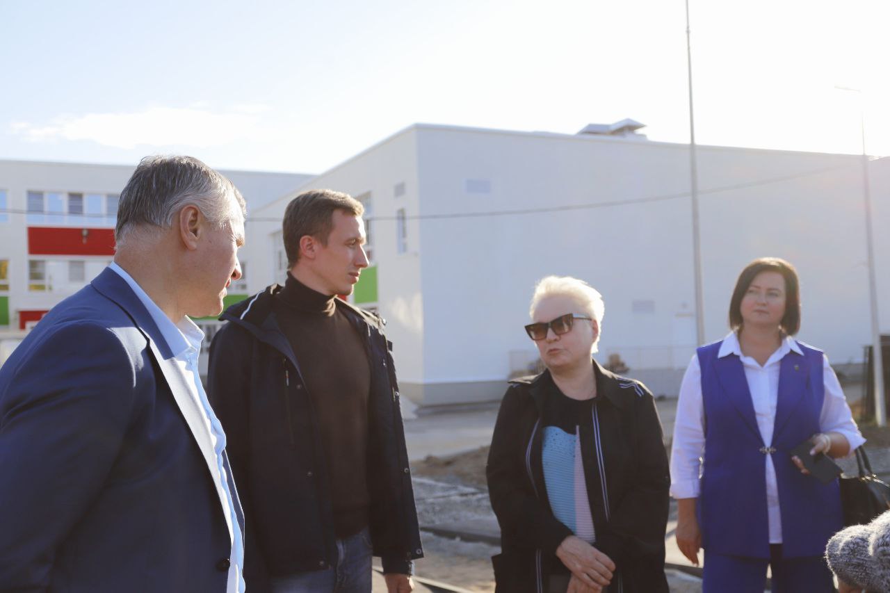 Глава городского округа Фрязино Дмитрий Воробьев проверил работы по обустройству современного спортивного ядра школы №1