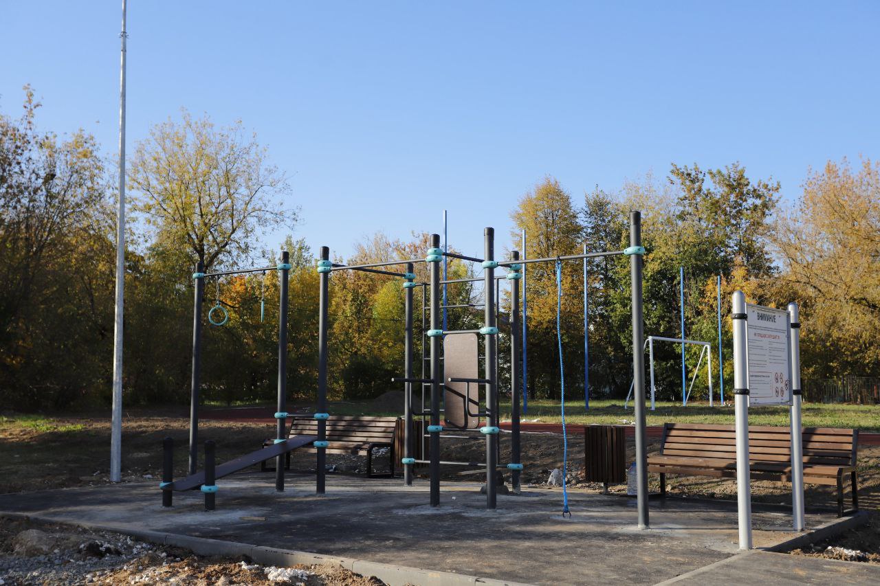 Глава городского округа Фрязино Дмитрий Воробьев проверил работы по обустройству современного спортивного ядра школы №1