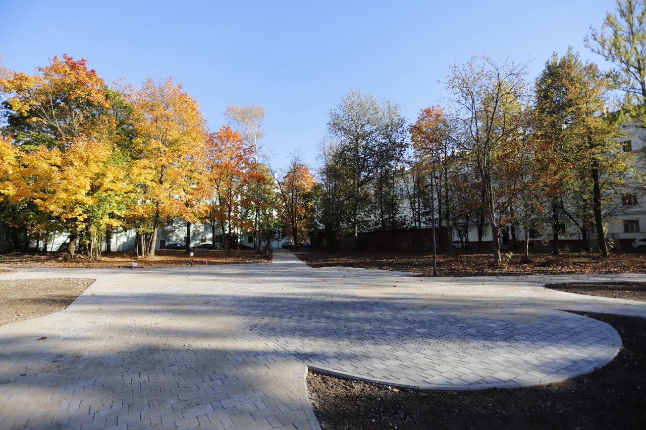 Обустройство нового сквера на улице Институтской, 10А