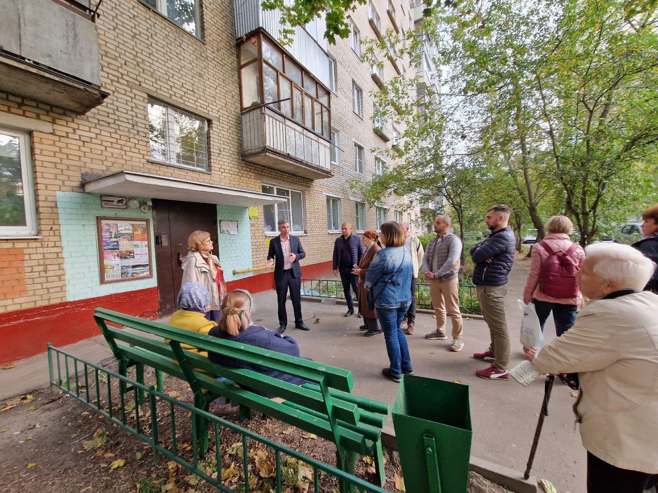 Первый заместитель главы городского округа Фрязино Нодар Бощеван провёл традиционный обход закрепленной территории