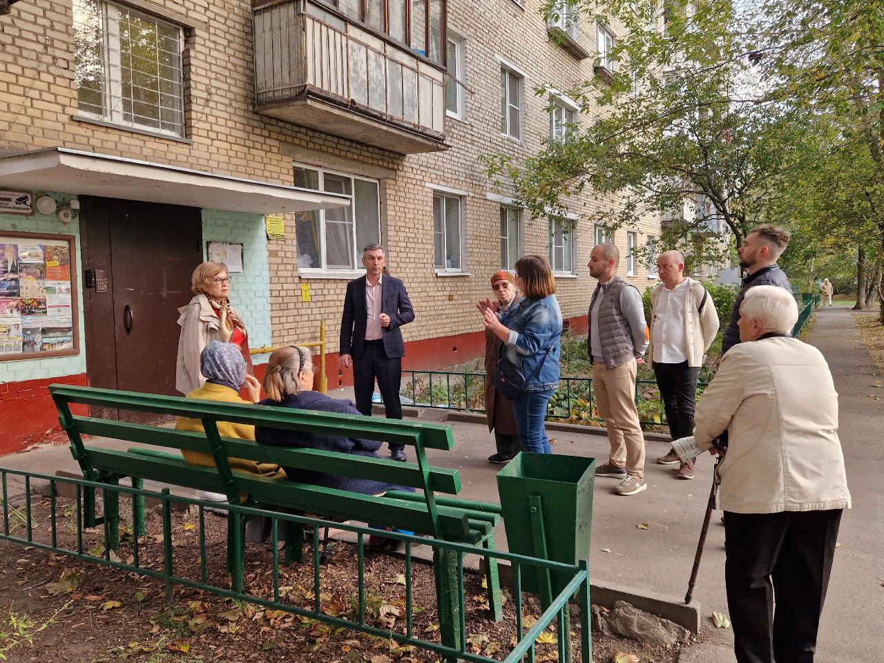 Первый заместитель главы городского округа Фрязино Нодар Бощеван провёл традиционный обход закрепленной территории