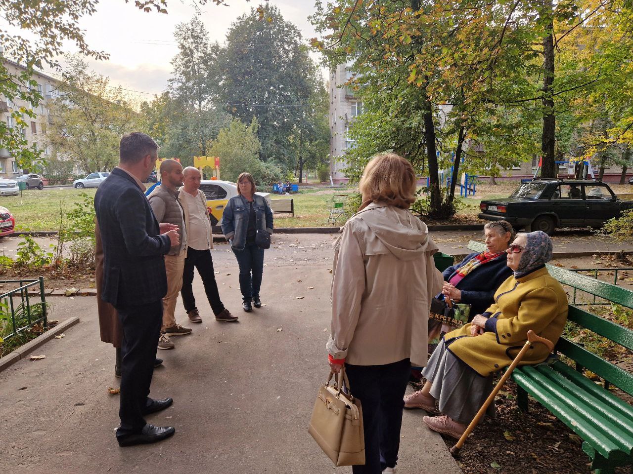 Первый заместитель главы городского округа Фрязино Нодар Бощеван провёл традиционный обход закрепленной территории