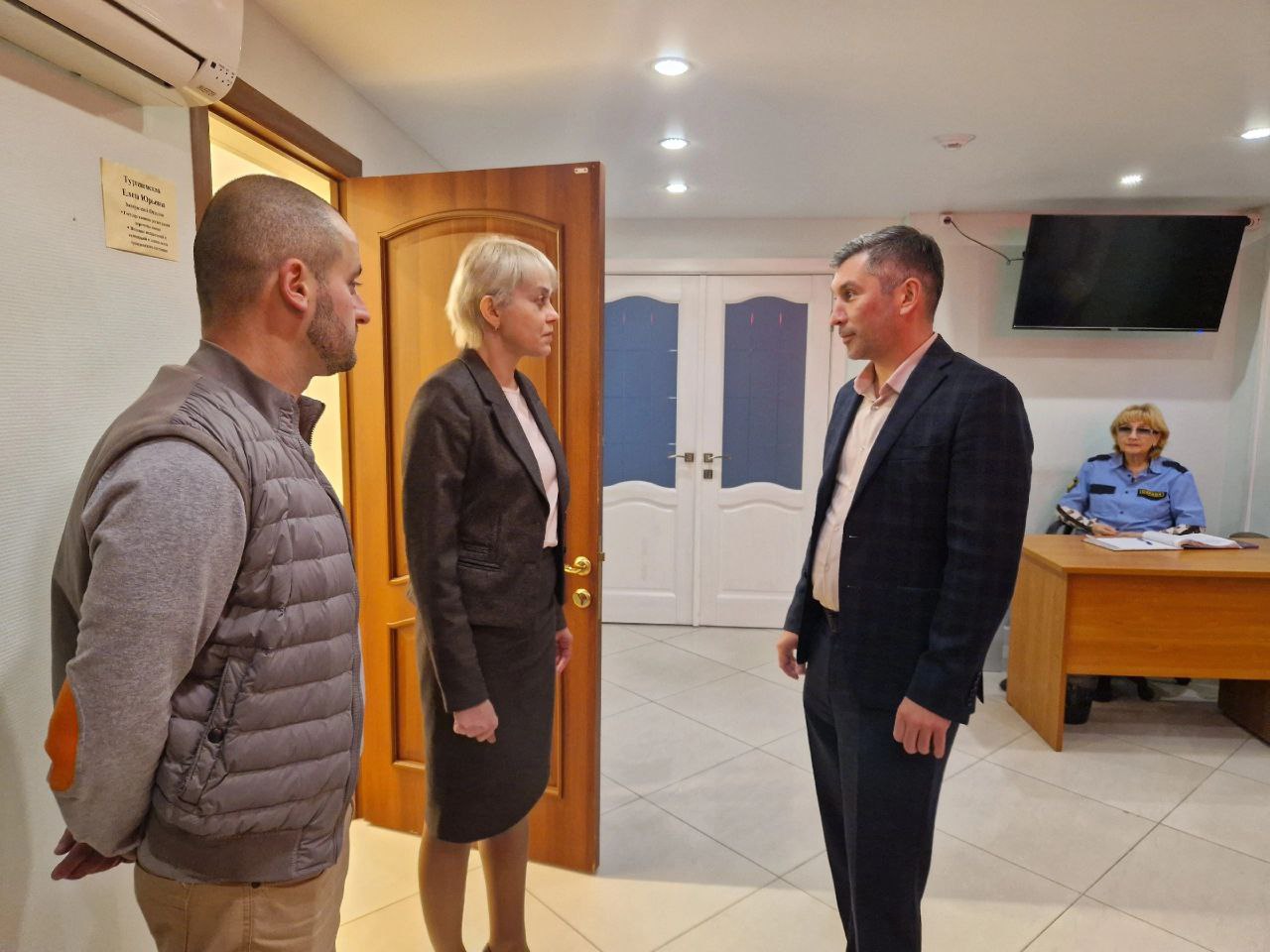 Первый заместитель главы городского округа Фрязино Нодар Бощеван провёл традиционный обход закрепленной территории