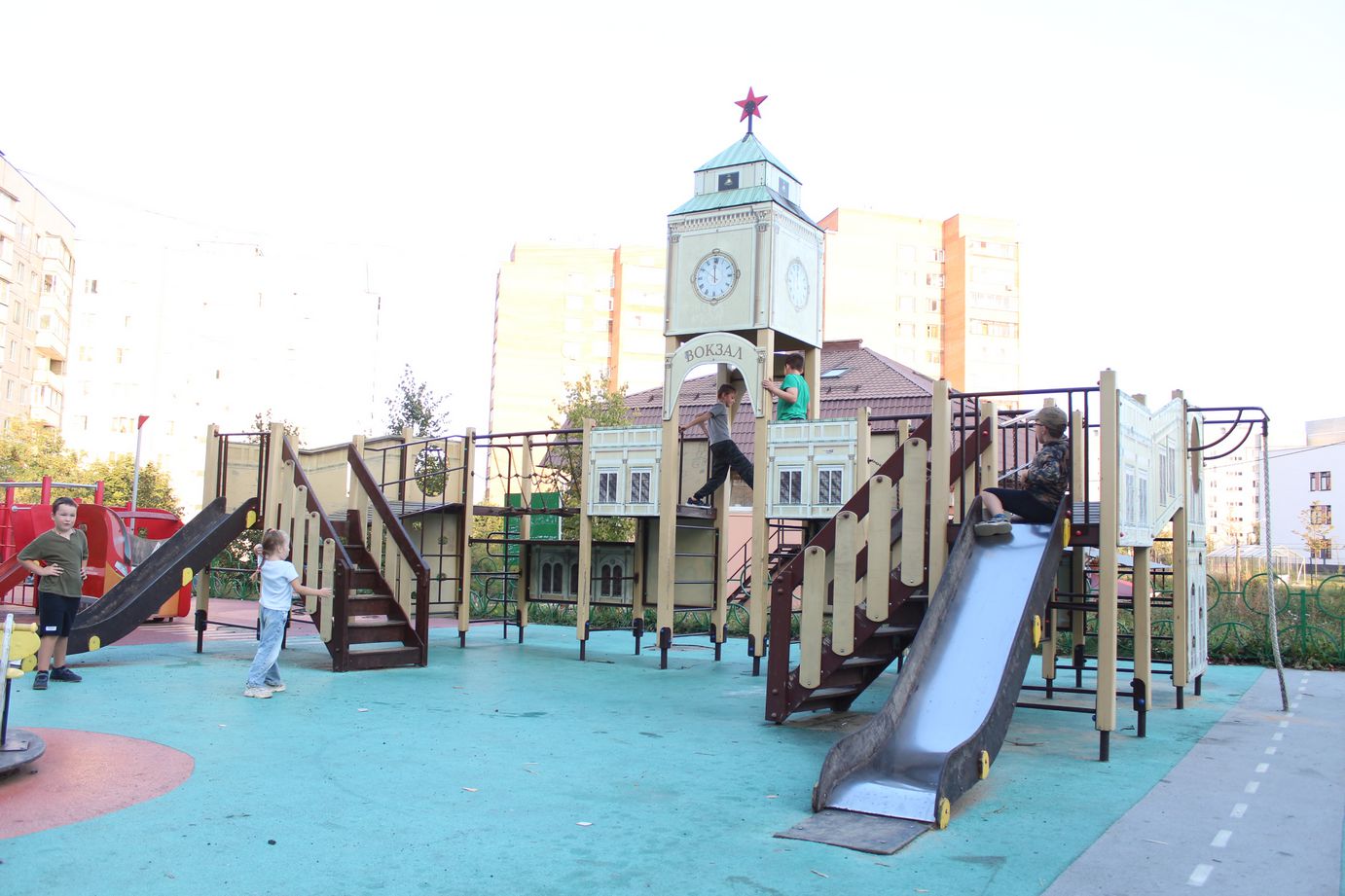 Заместитель главы городского округа Фрязино Артём Вольчак встретился с жителями дома 1 по улице 60 лет СССР