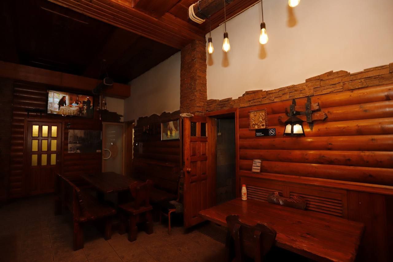 Заместитель главы городского округа Фрязино Наталия Князева провела встречу с директором банного комплекса «Русские бани» на улице Вокзальной, д.4А