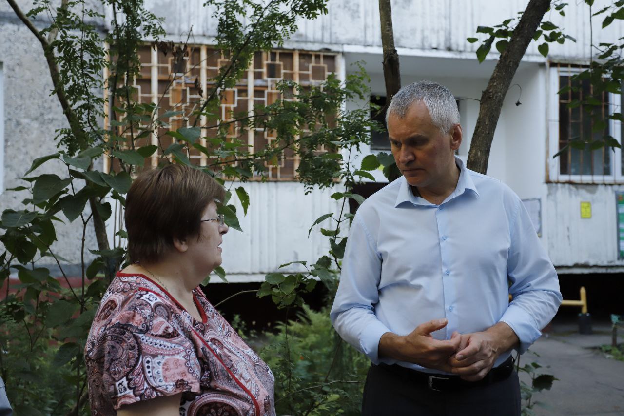 Глава городского округа Фрязино Дмитрий Воробьев встретился с жителями дома 10А по улице Центральная