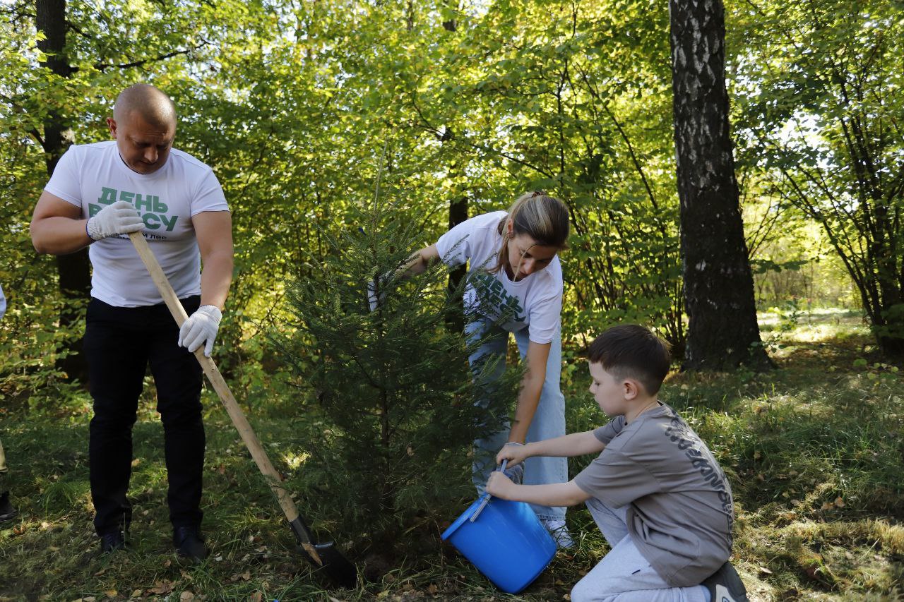Фрязинцы приняли участие в региональной акции «День в лесу. Сохраним лес вместе»🌳