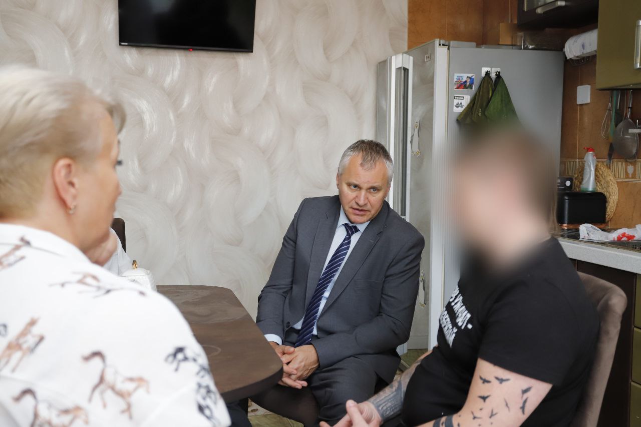 Глава городского округа Фрязино Дмитрий Воробьев навестил семью бойца, который полтора года защищал границы Родины в зоне специальной военной операции
