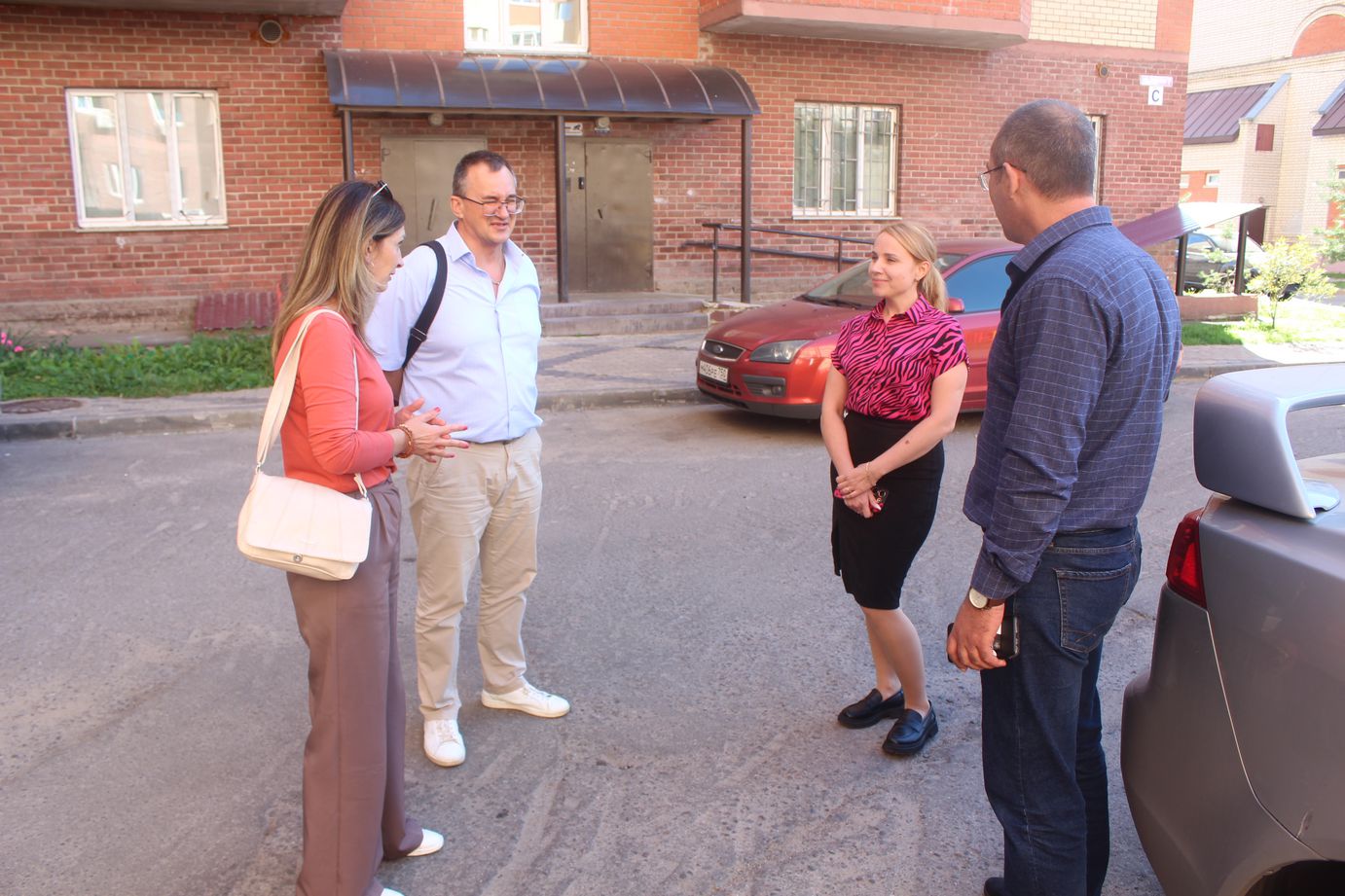 Встреча с жителями в районе дома №7 по улице Дудкина