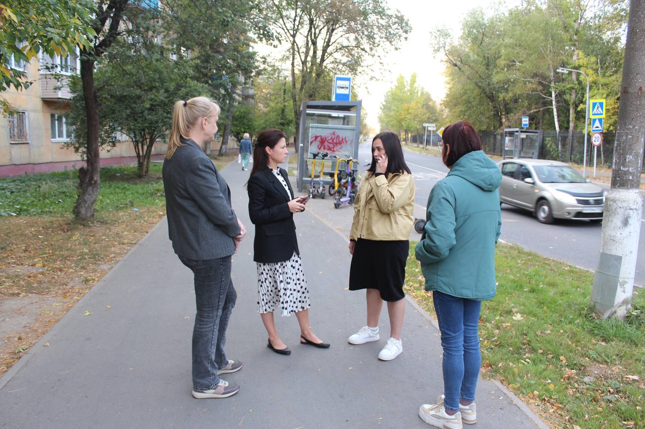 Заместитель главы городского округа Фрязино Наталья Силаева встретилась с жителями в районе дома №31 по улице Ленина