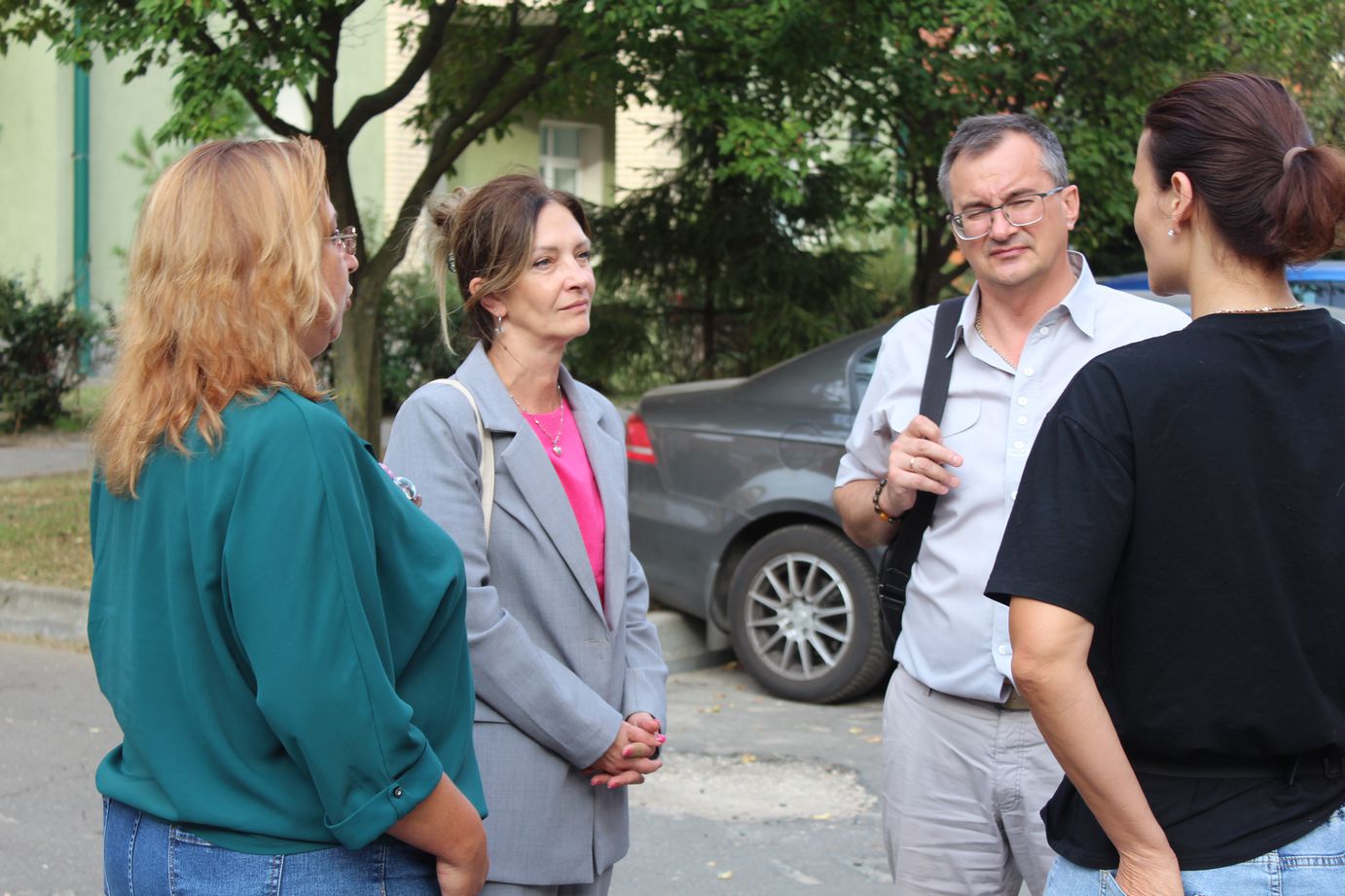 Заместитель главы городского округа Фрязино Виктория Оганезова провела встречу с жителями дома №2 по улице Лесной