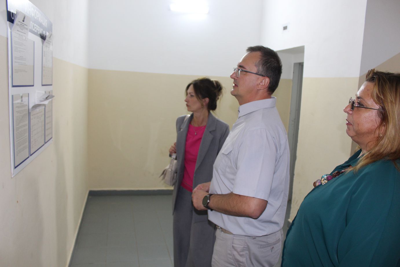 Заместитель главы городского округа Фрязино Виктория Оганезова провела встречу с жителями дома №2 по улице Лесной