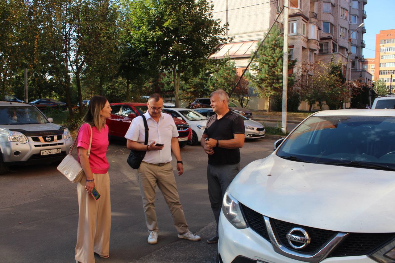 Заместитель главы городского округа Фрязино Виктория Оганезова провела встречу с жителями домов №1, 3 и 5 по улице Лесной
