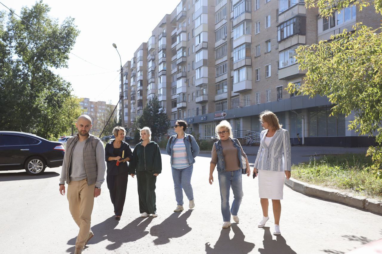 Заместитель главы городского округа Фрязино Юлия Шувалова провела встречу с жителями домов № 17-19 по Проспекту Мира
