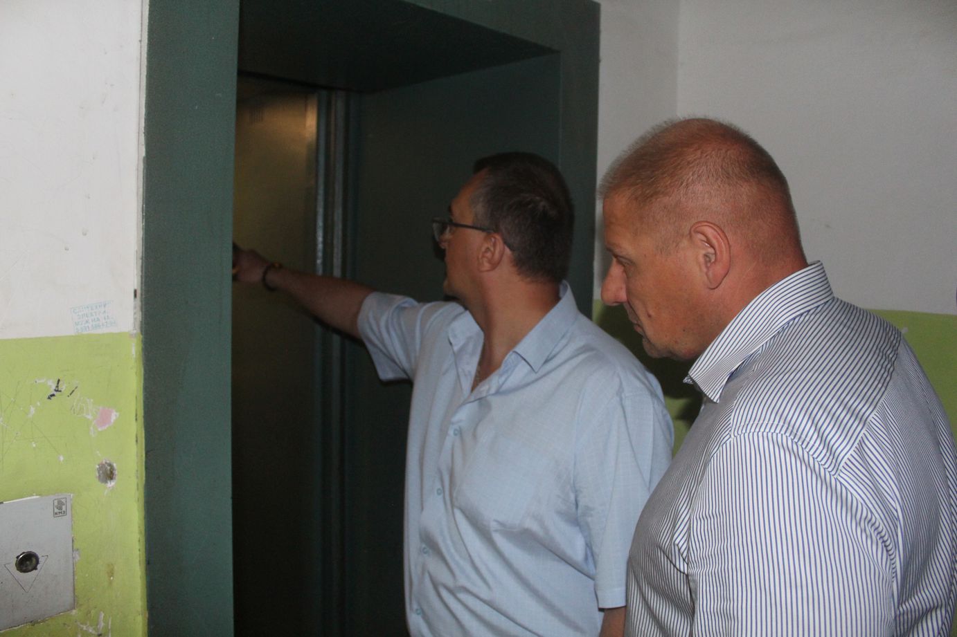 Заместитель главы городского округа Фрязино Антон Тропин встретился с жителями в районе дома №6 по Проспекту Мира