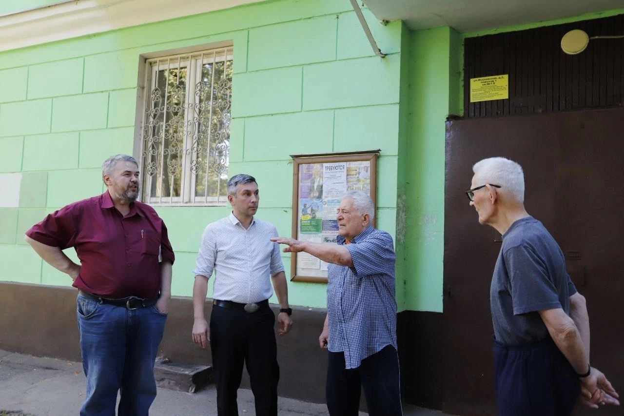 Первый заместитель главы городского округа Фрязино Нодар Бощеван провёл традиционный обход территории