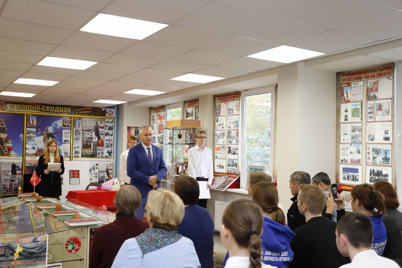 В лицее торжественно открыли «Парту Героя» имени Алексея Личманова