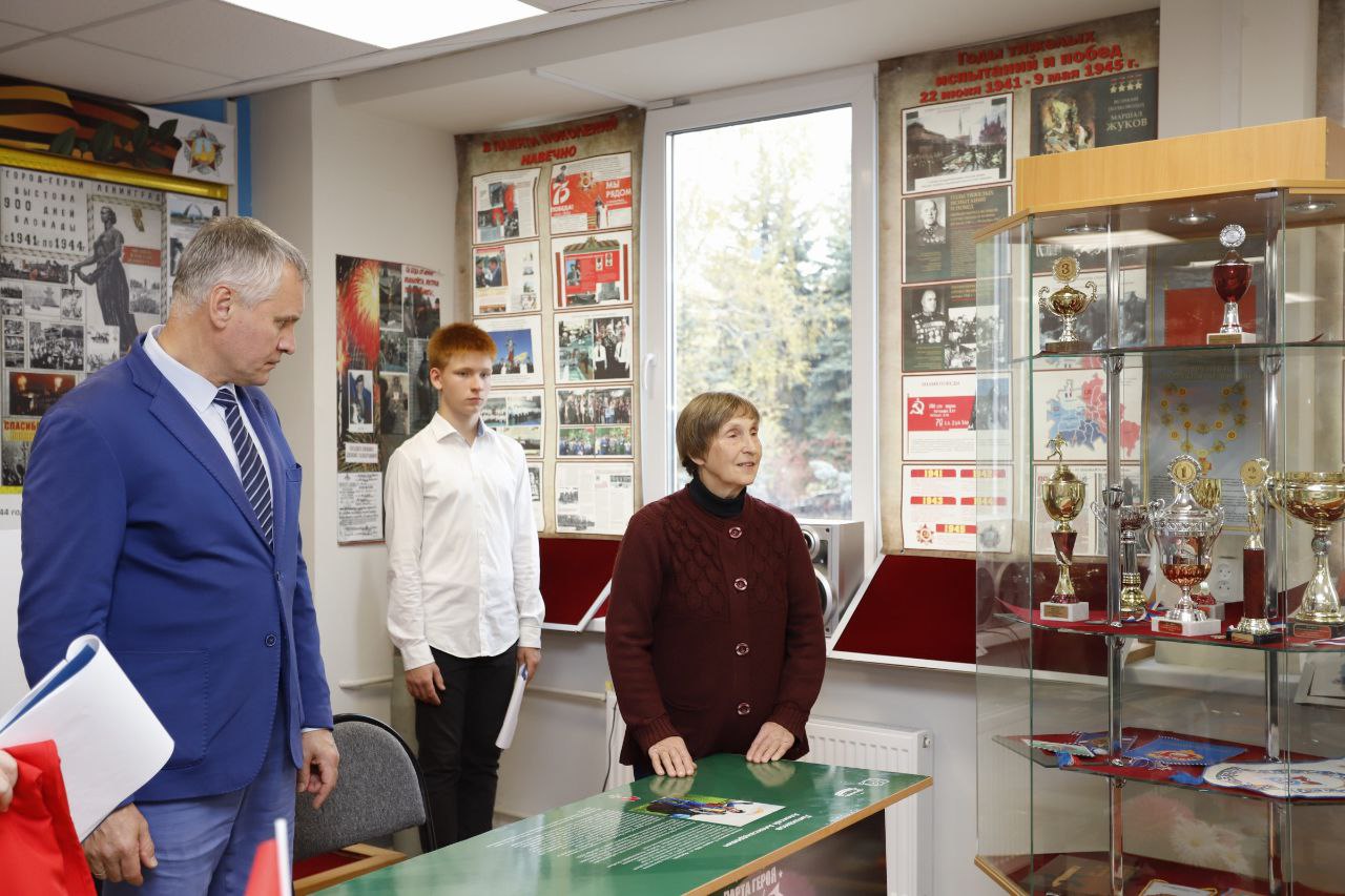 В лицее торжественно открыли «Парту Героя» имени Алексея Личманова