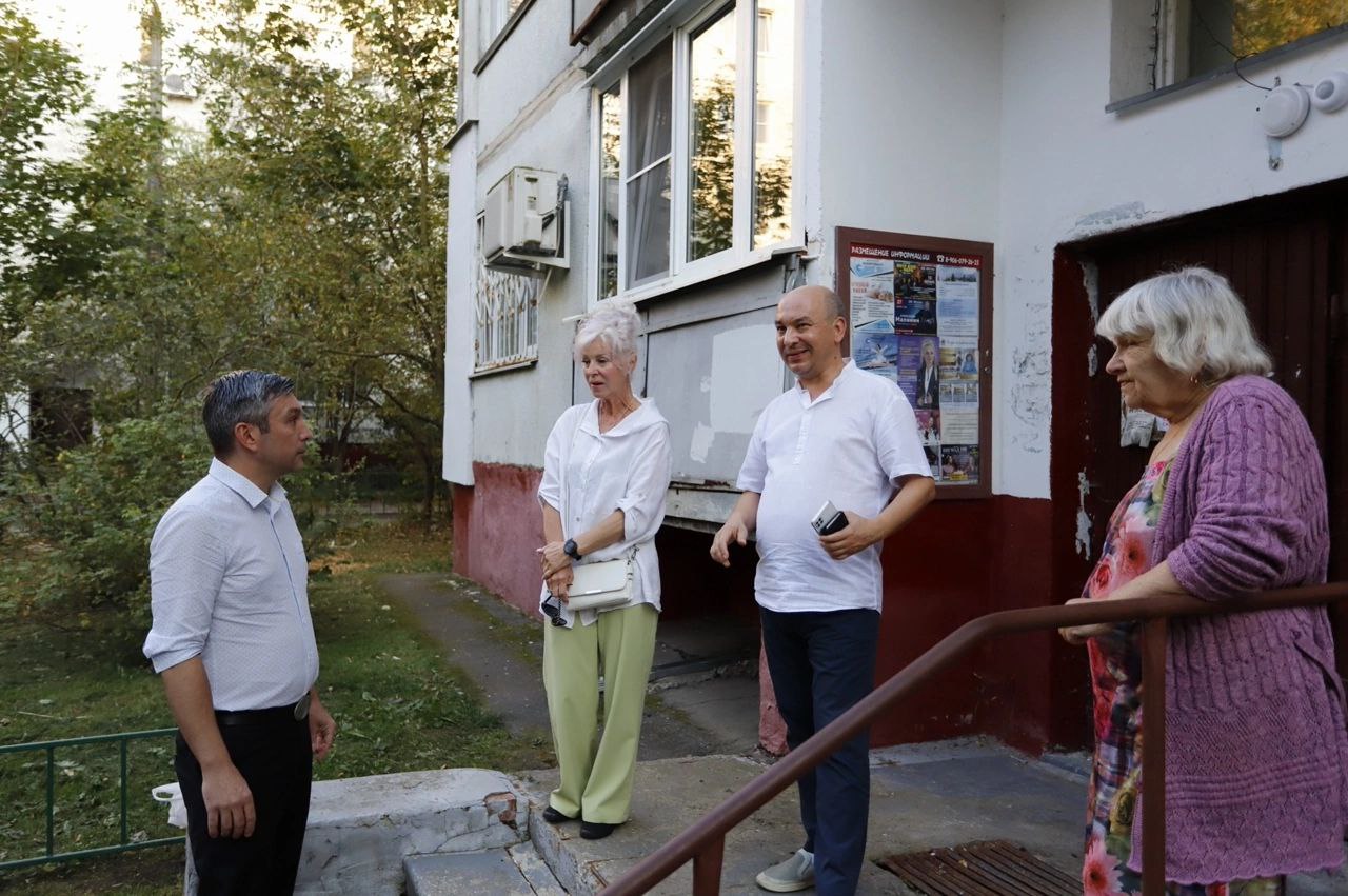 Первый заместитель главы городского округа Фрязино Нодар Бощеван встретился с жителями города в рамках традиционного обхода территории