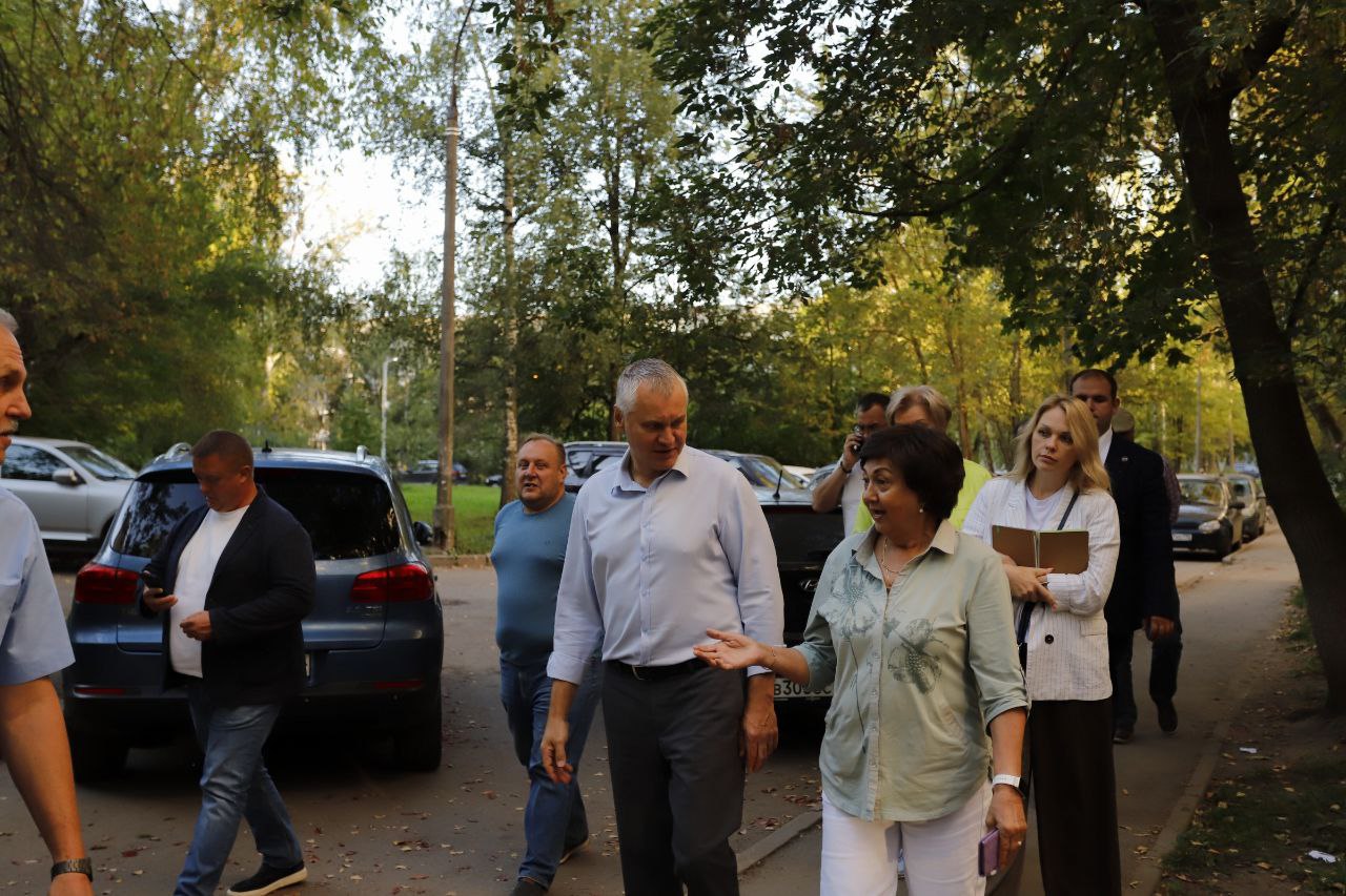 Глава городского округа Фрязино проверил исполнение поручений, сформированных вместе с жителями дома 16 по улице Полевая