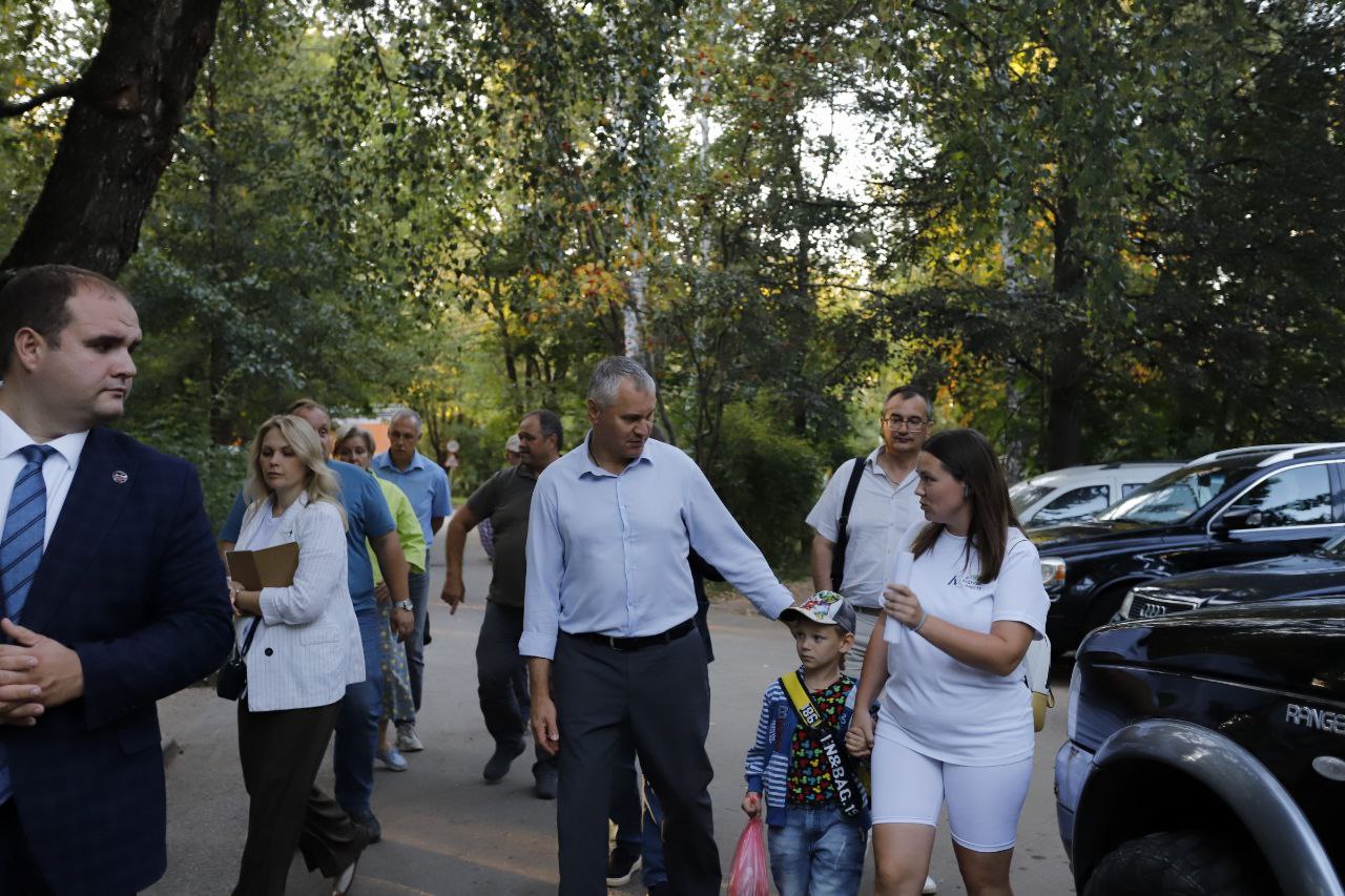 Глава городского округа Фрязино проверил исполнение поручений, сформированных вместе с жителями дома 16 по улице Полевая