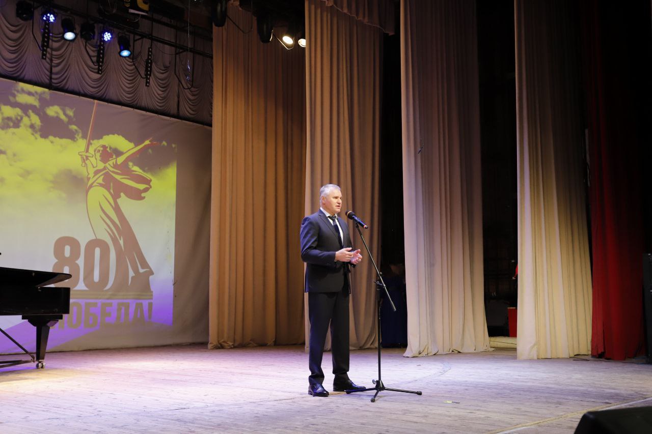 В зале дворца культуры «Исток» дали старт мероприятиям, посвящённым Году защитника Отечества