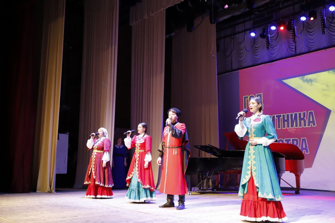 В зале дворца культуры «Исток» дали старт мероприятиям, посвящённым Году защитника Отечества