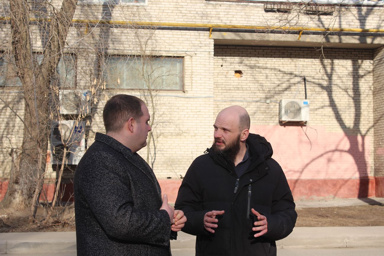 Заместитель главы городского округа Фрязино Артем Вольчак встретился с жителями домов № 8, 10 и 12 по Проспекту Мира
