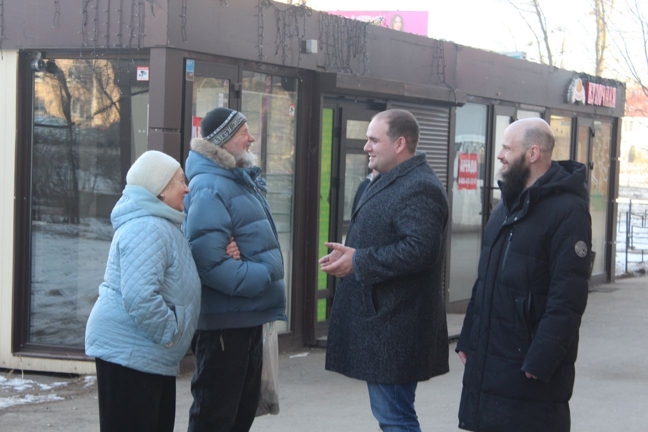 Заместитель главы городского округа Фрязино Артем Вольчак встретился с жителями домов № 8, 10 и 12 по Проспекту Мира
