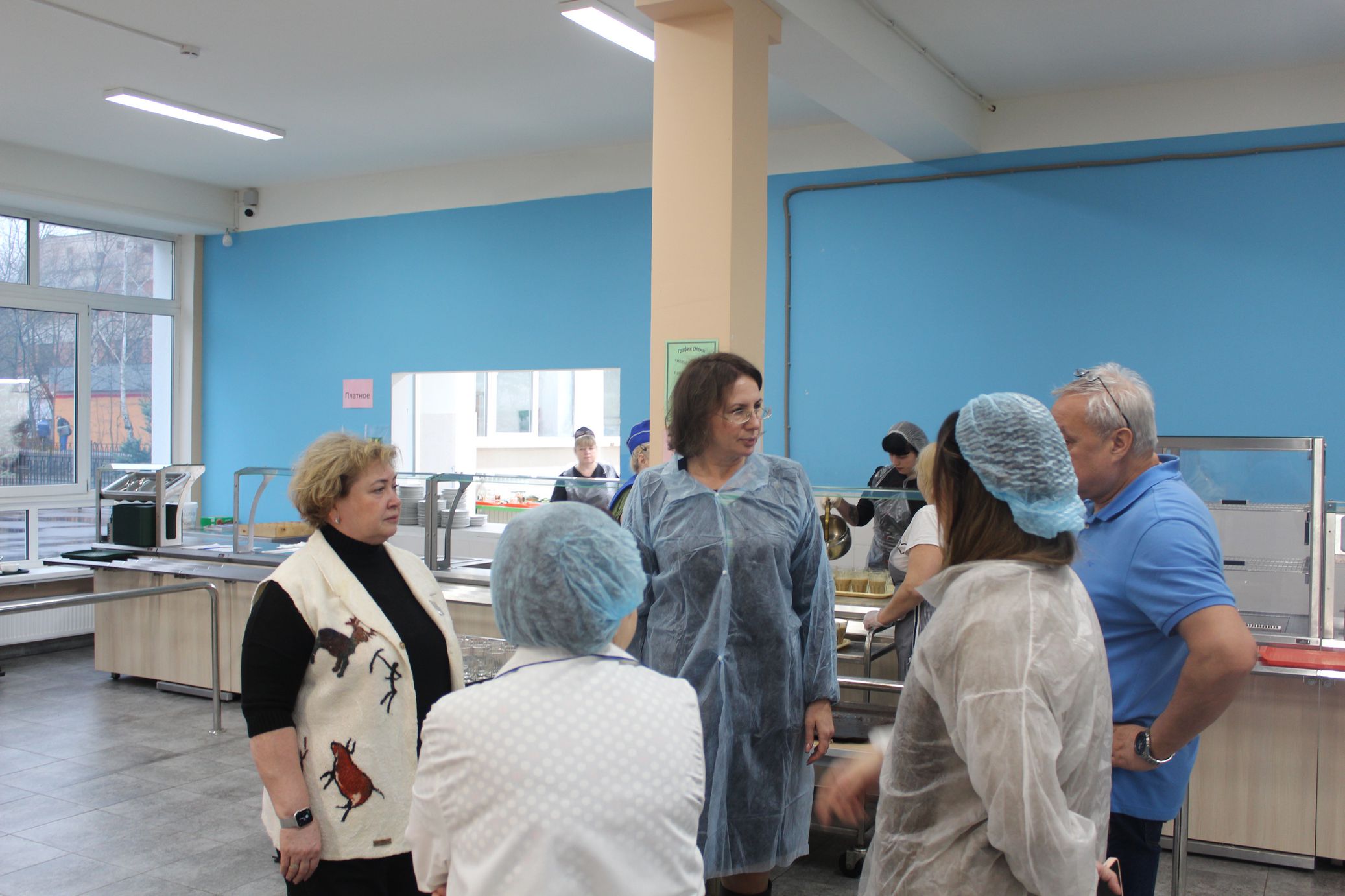 Заместитель главы городского округа Фрязино Юлия Шувалова посетила фрязинский лицей по обращениям родителей