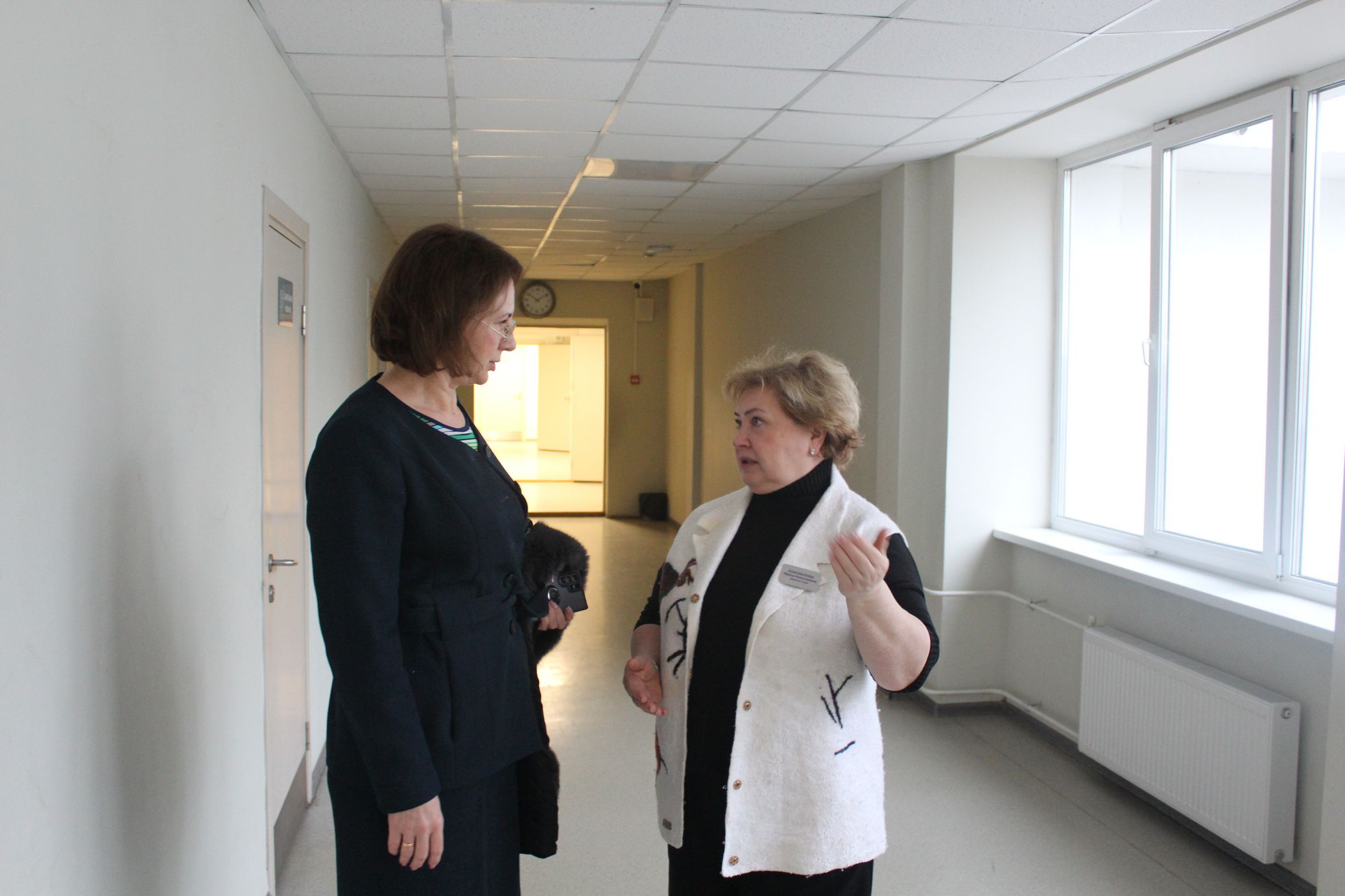 Заместитель главы городского округа Фрязино Юлия Шувалова посетила фрязинский лицей по обращениям родителей